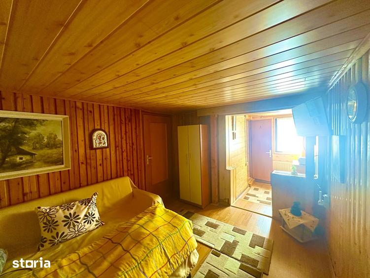Casă cu 6 camere cu Teren 417 Mp în Clăbucet