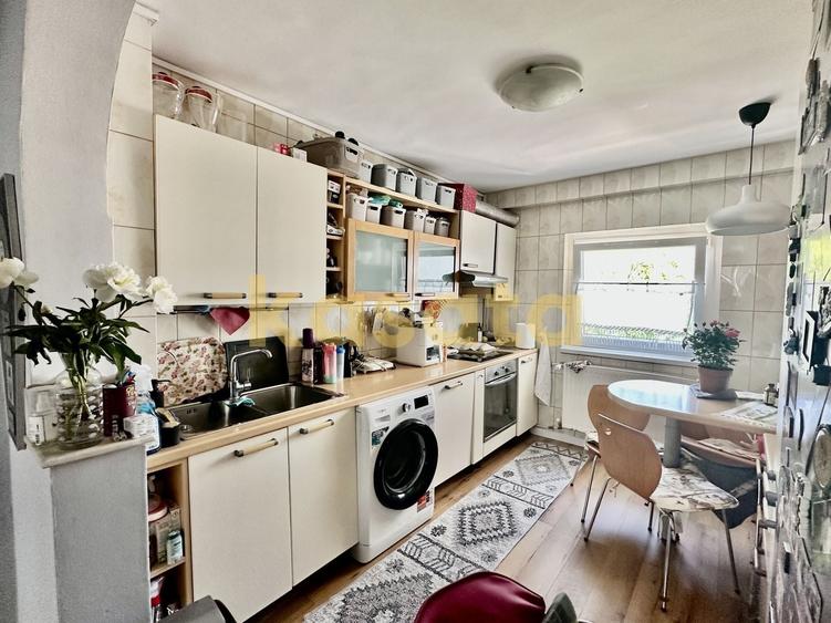 Apartament cu 4 camere decomandat în Aviației