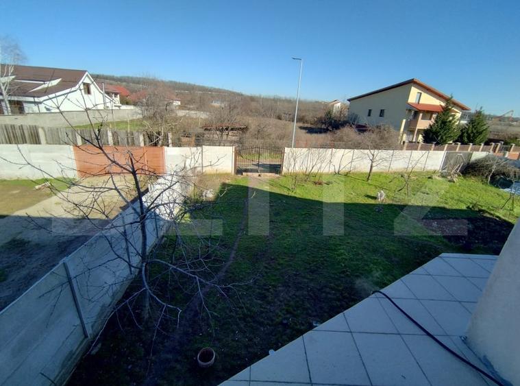 Casă individuală cu 6 camere cu Canalizare în Cârcea