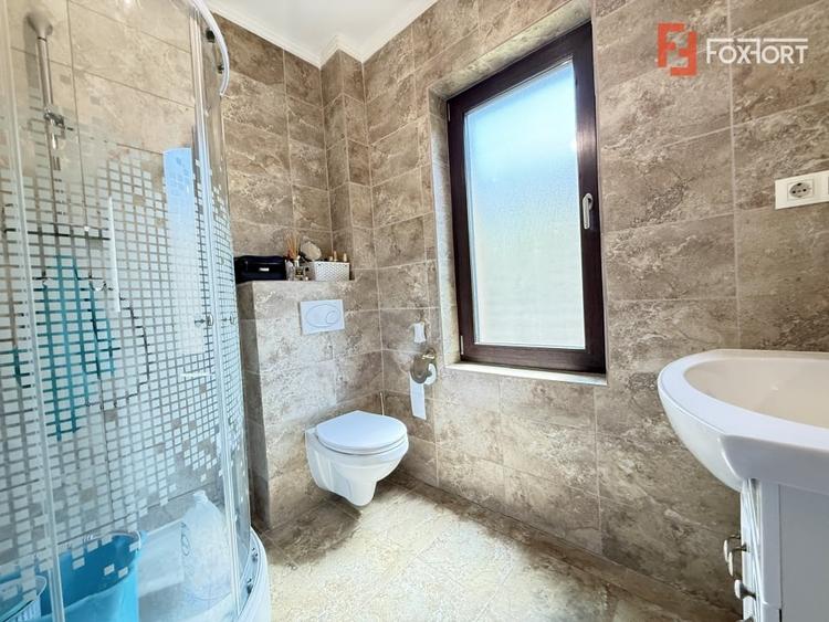 Casă individuală cu 5 camere cu Piscina în Giroc
