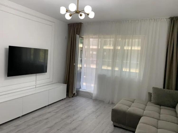 Apartament cu 2 camere decomandat în Drumul Taberei