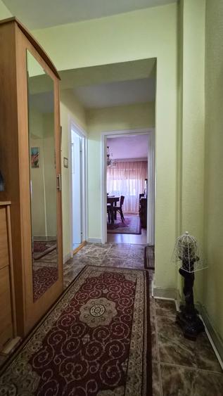 Apartament cu 3 camere decomandat în Tomis III
