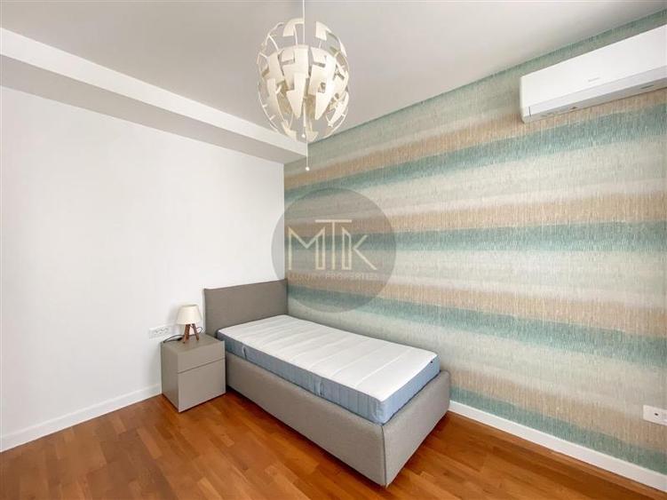 Casă individuală cu 5 camere cu Canalizare în Pipera