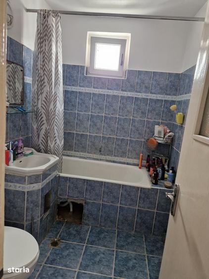 Apartament cu 4 camere decomandat în Ostroveni