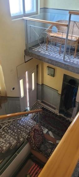 Casă individuală cu 5 camere cu Canalizare în Central