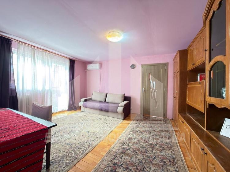 Apartament cu 2 camere semidecomandat, mobilat în Cetate