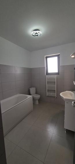 Casă individuală cu 2 camere cu Canalizare în Holboca