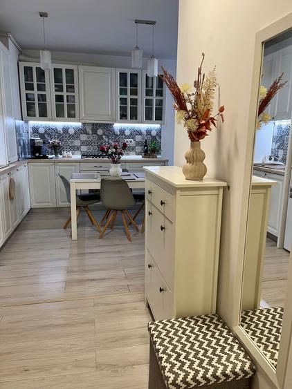 Apartament cu 3 camere decomandat în Tudor