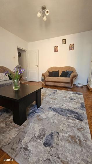 Apartament cu 4 camere decomandat în Central