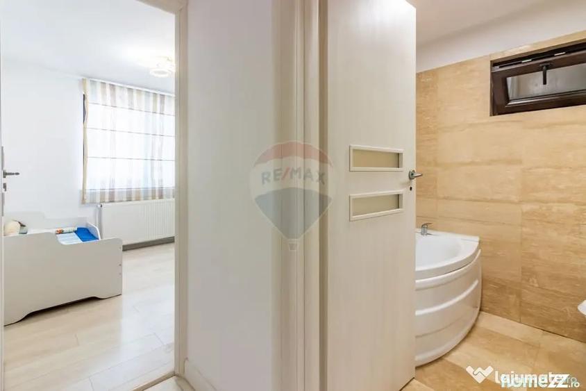Casă cu 5 camere cu Teren 132 Mp în Domenii