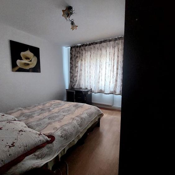 Apartament cu 2 camere decomandat în Micro 21