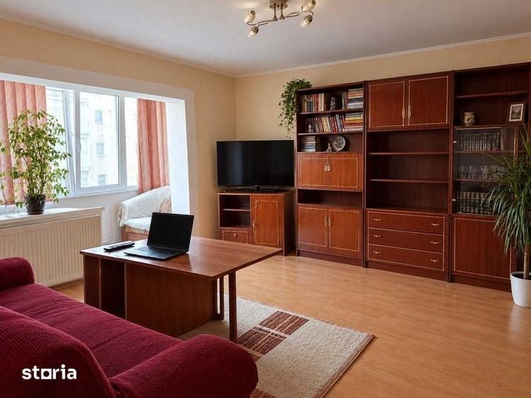 Apartament cu 4 camere decomandat în Central