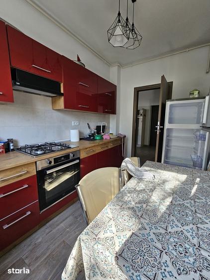 Apartament cu 2 camere decomandat în Apărătorii Patriei
