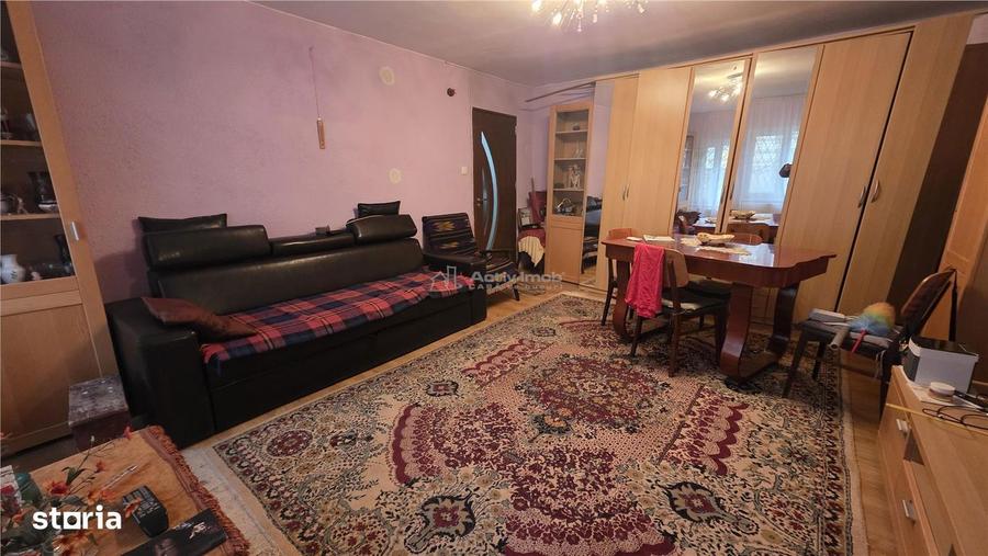 Apartament cu 3 camere decomandat în Central