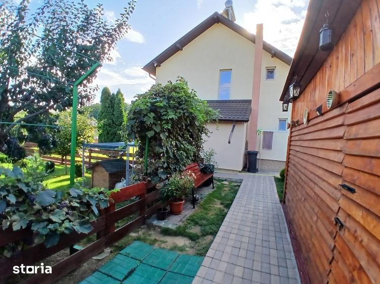 Casă cu 4 camere cu Teren 703 Mp în Central