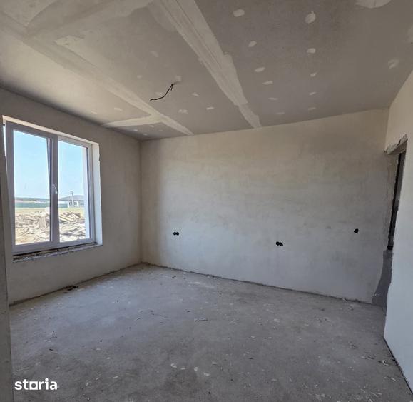 Casă cu 3 camere cu Teren 502 Mp în Sânmartin