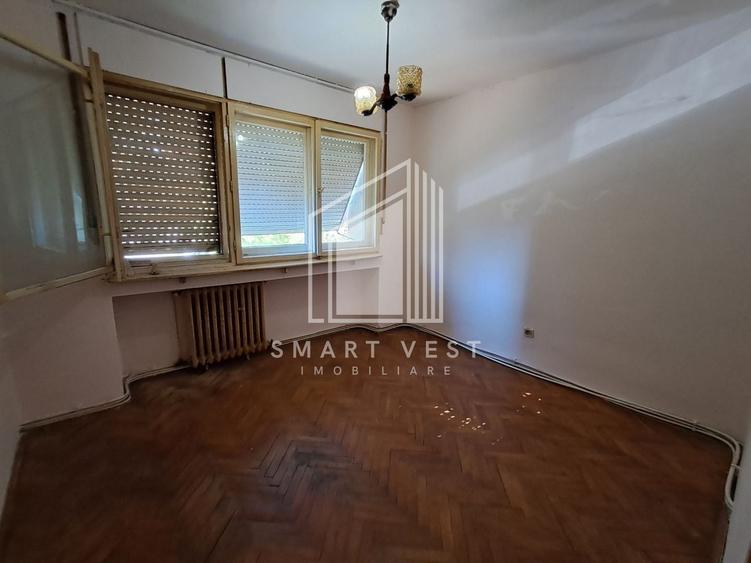 Apartament cu 3 camere semidecomandat în Micro 16