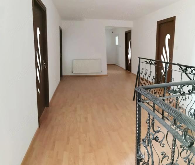 Casă cu 4 camere cu Teren 500 Mp în Central