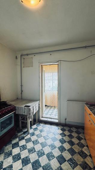 Apartament cu 3 camere în Lipovei