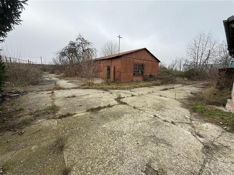 Spațiu industrial, de 900 mp, în Șerbănești