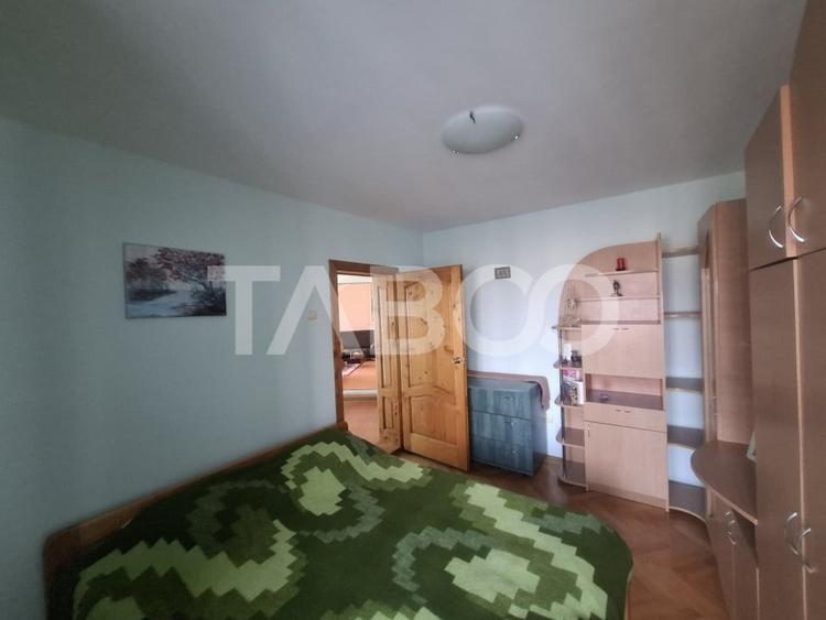 Apartament cu 5 camere decomandat, mobilat în Mihai Viteazul