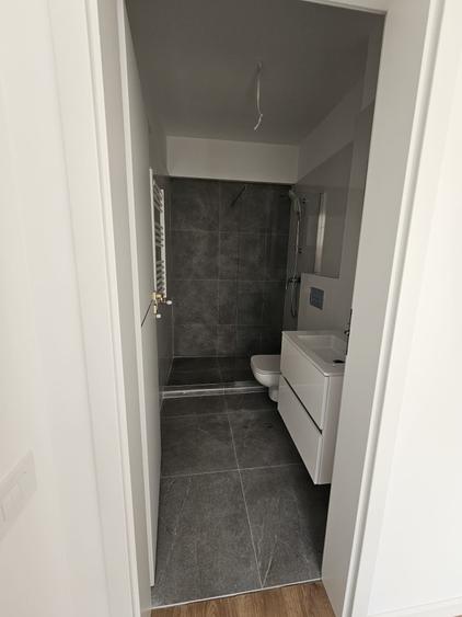 Apartament cu 3 camere decomandat în Titan