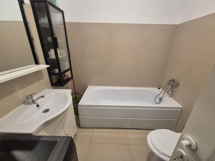Apartament cu 2 camere semidecomandat, mobilat în Valea Lupului