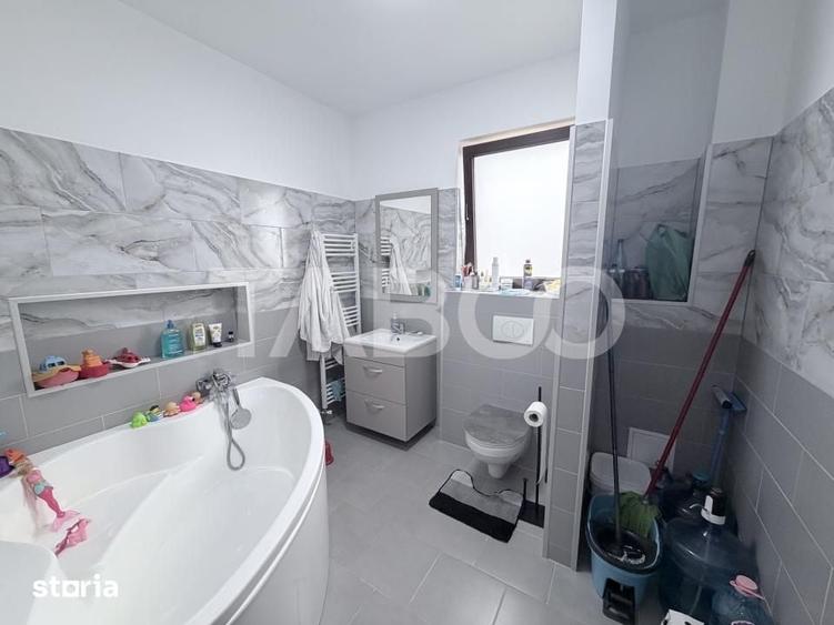 Apartament cu 4 camere decomandat în Șura Mare