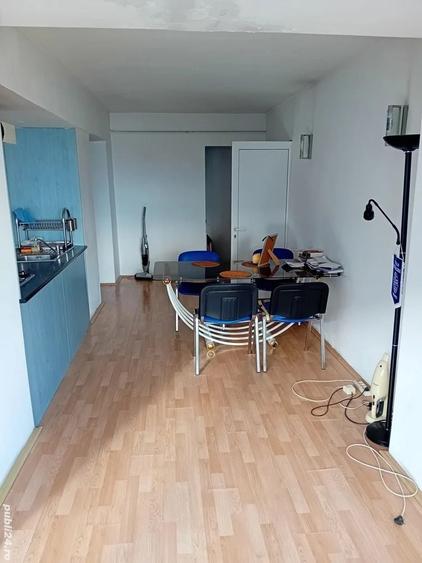 Apartament cu 4 camere decomandat în Port