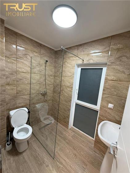 Apartament cu 3 camere semidecomandat în Someșeni