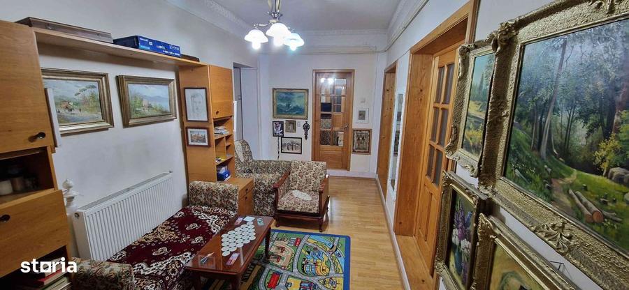 Apartament cu 2 camere decomandat, mobilat în Central