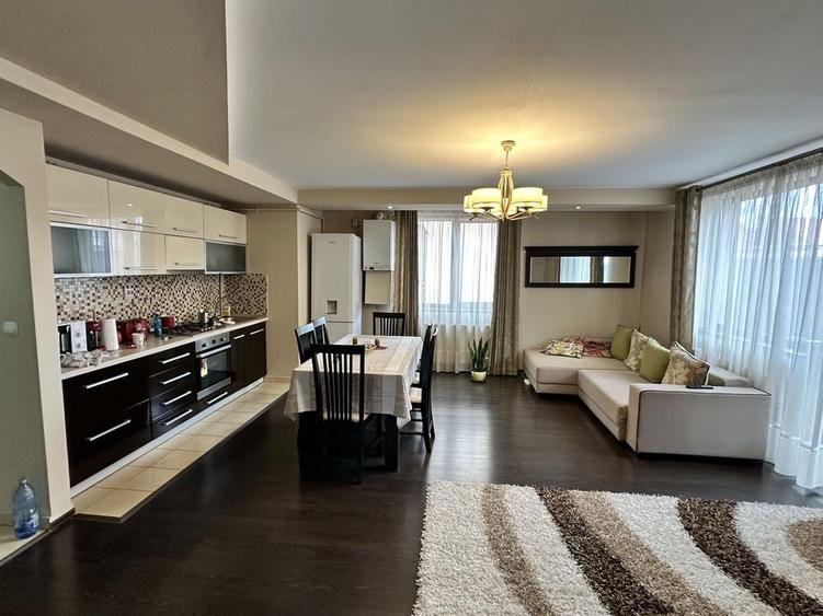 Apartament cu 3 camere decomandat în Central