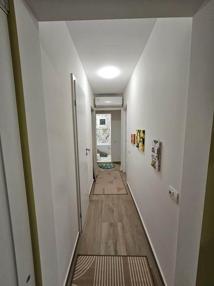 Apartament cu 3 camere decomandat în Drumul Taberei