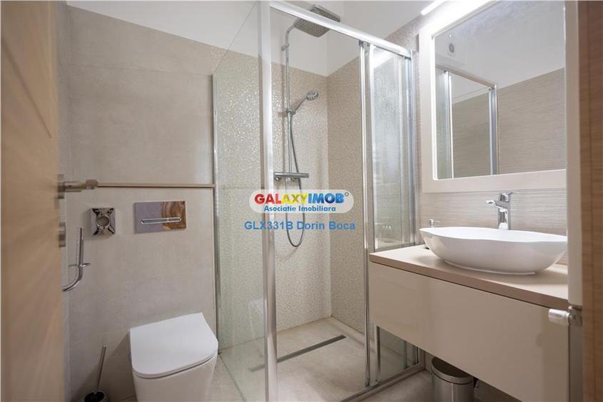Apartament cu 3 camere semidecomandat, mobilat în Titan