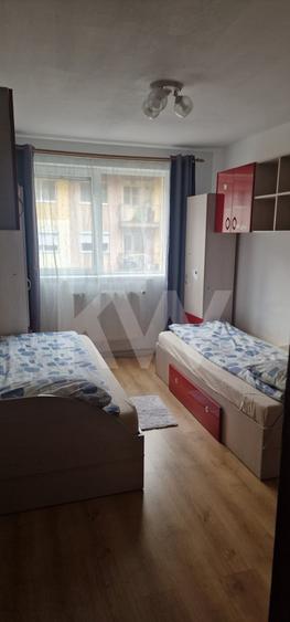 Apartament cu 3 camere decomandat în Hipodrom 3