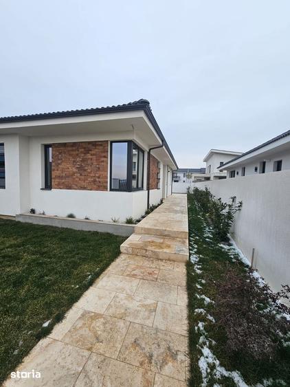 Casă cu 4 camere cu Teren 440 Mp în Central