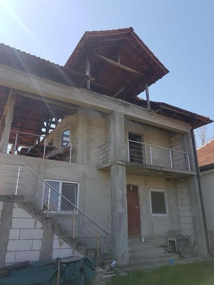 Casă cu 4 camere în Noua