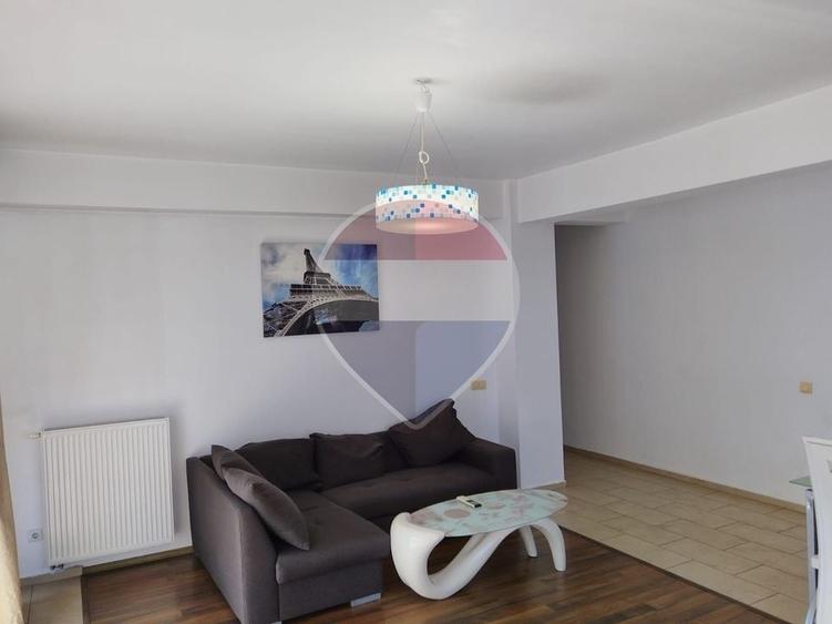 Apartament cu 2 camere, mobilat în Central