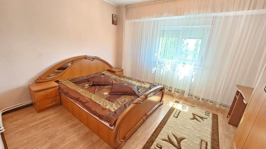 Apartament cu 3 camere decomandat în