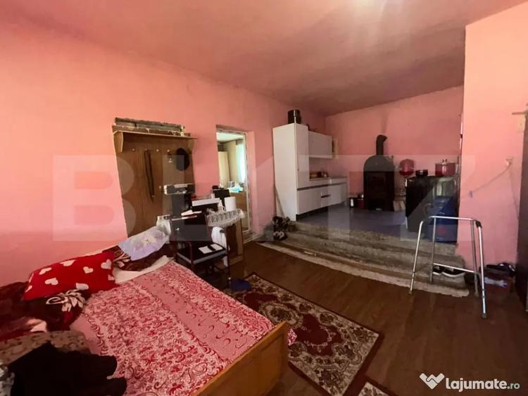 Casă cu 4 camere cu Teren 100 Mp în Central