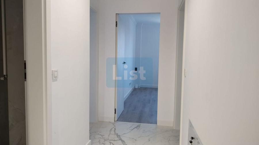 Penthouse cu 5 camere decomandat, mobilat în Nufărul