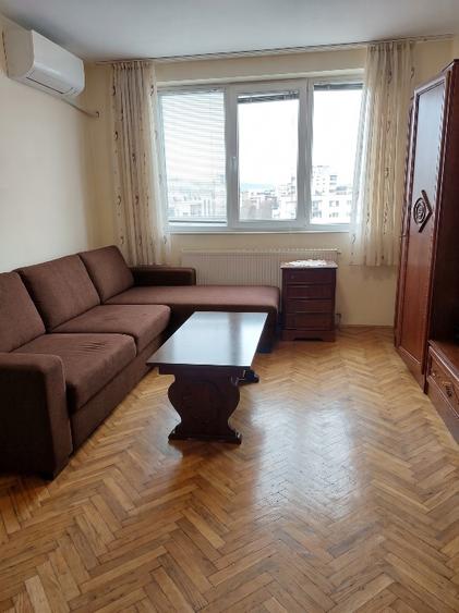 Apartament cu 3 camere decomandat în Lacul Morii