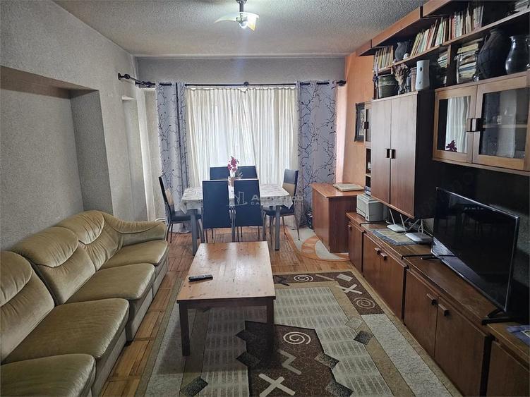 Apartament cu 3 camere decomandat în Ultracentral