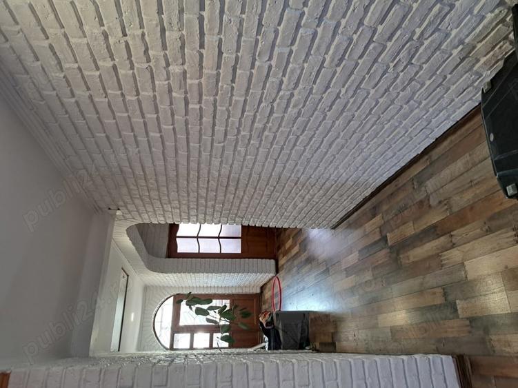 Casă cu 5 camere cu Teren 1500 Mp în Traian