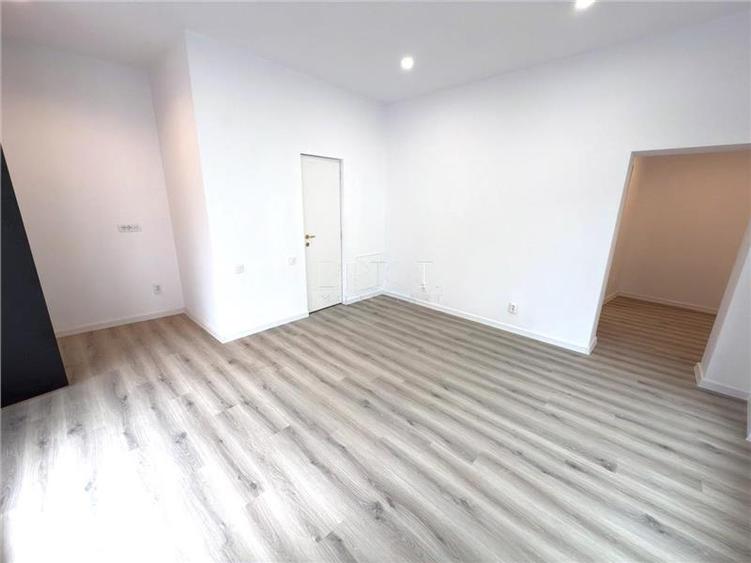 Spațiu comercial, de 50 mp, în Central