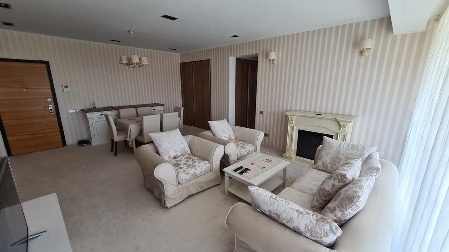 Apartament cu 3 camere semidecomandat în Herăstrău