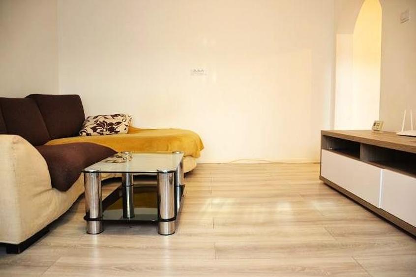 Apartament cu 2 camere nedecomandat în Micro 4