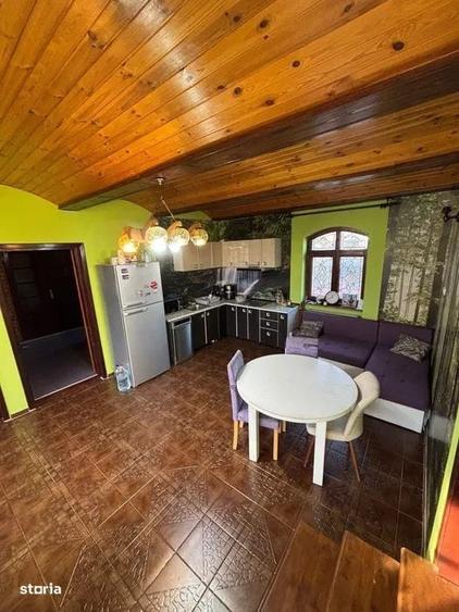 Casă cu 4 camere decomandat în Calea Poplăcii