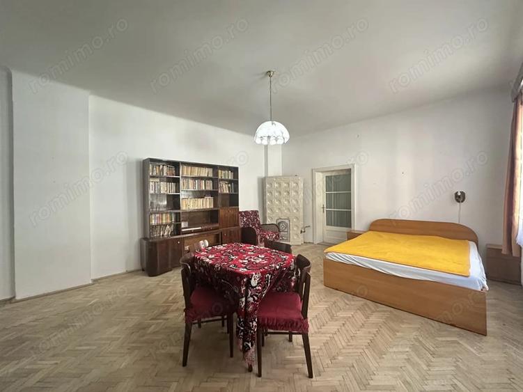 Apartament cu 2 camere semidecomandat în Centrul Istoric