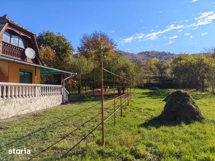 Casă cu 5 camere cu Teren 1300 Mp în Ideciu de Jos